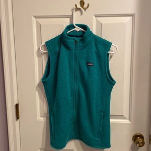Patagonia green women’s better sweater in size M